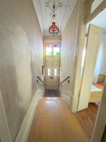 Prédio para Restaurar no Centro Histórico de Vila Nova de Gaia – Zona das Caves do Vinho do Porto!