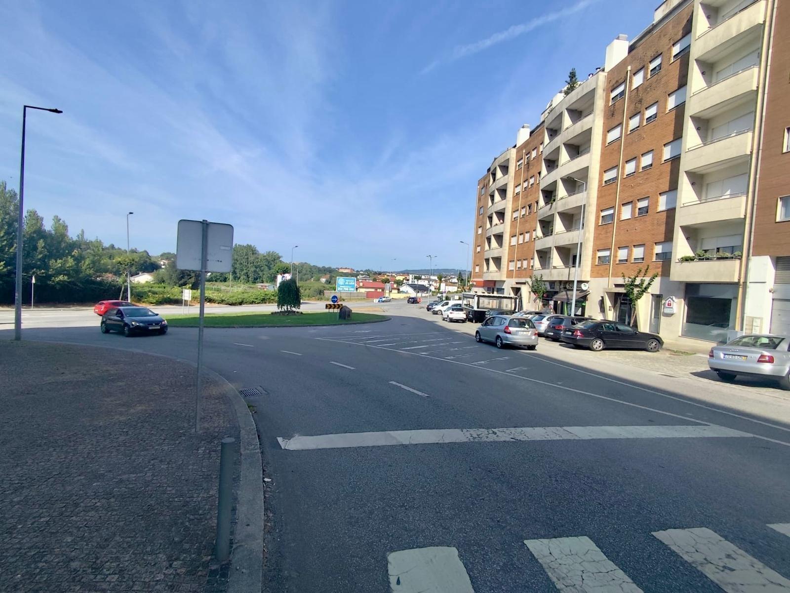 &#127969; T2 no Centro de Paredes com Excelentes Áreas e Localização Imbatível!