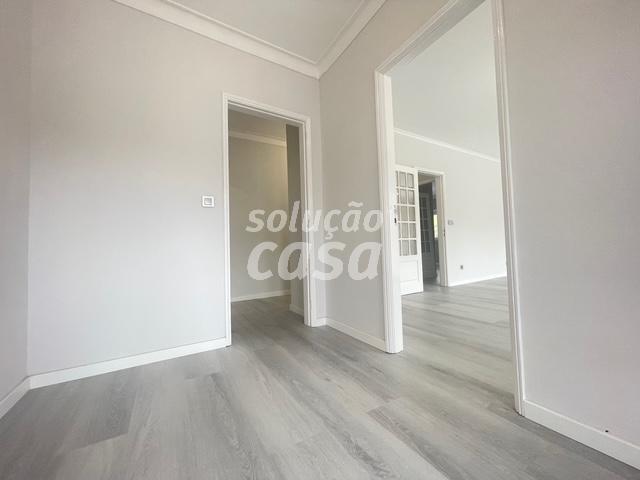 Moradia T3, totalmente REMODELADA, localizada a poucos metros da N1 Argoncilhe!