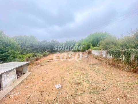 Moradia Isolada T4 para REMODELAR, com 2860m2 de Terreno!