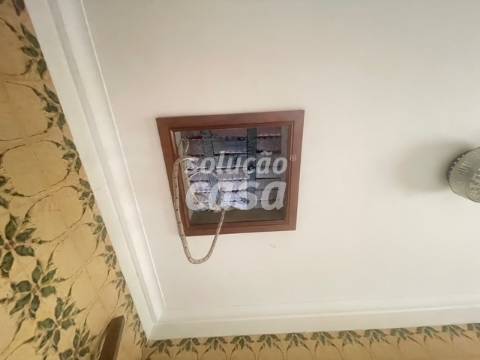 Moradia Isolada T4 para REMODELAR, com 2860m2 de Terreno!