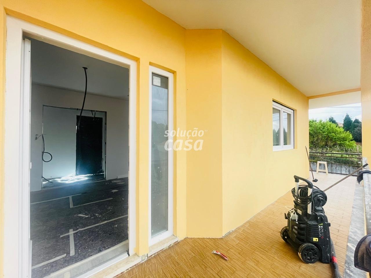 Moradia Isolada T4 TOTALMENTE REMODELADA, com 2860m2 de Terreno!