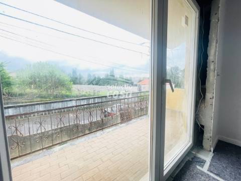 Moradia Isolada T4 TOTALMENTE REMODELADA, com 2860m2 de Terreno!