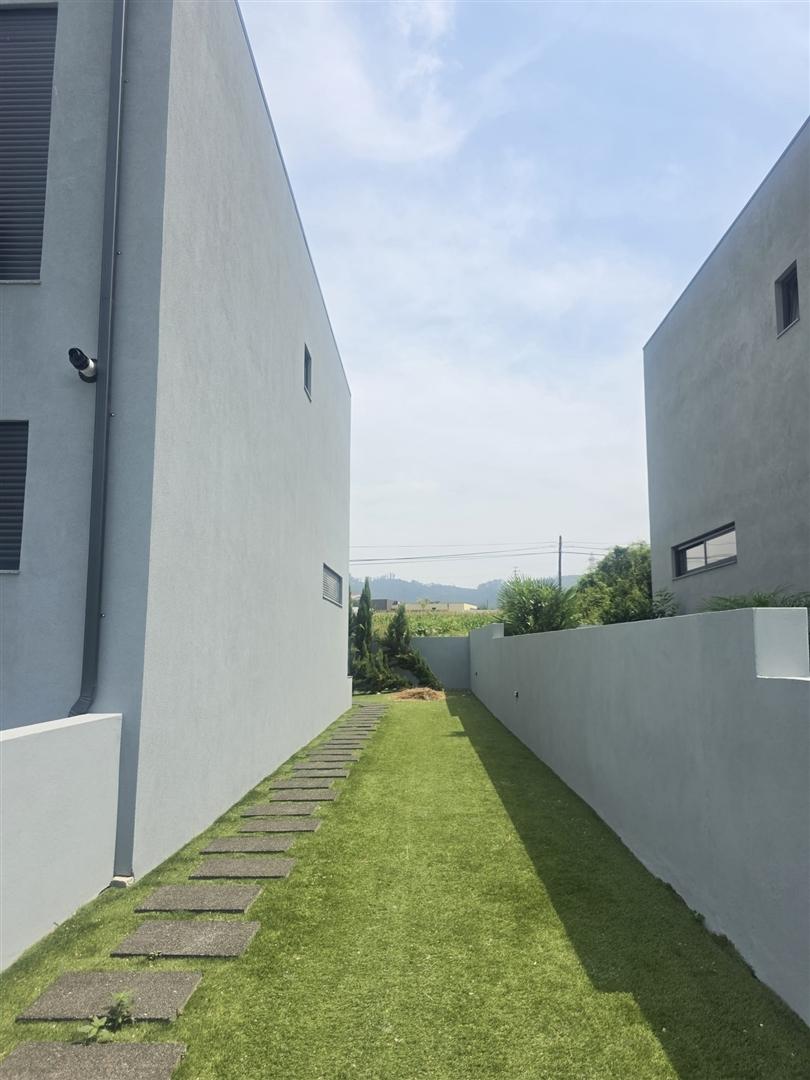 Moradia T3 Renovada, na Rua dos Cedros, Vale de São Cosme, Famalicão!