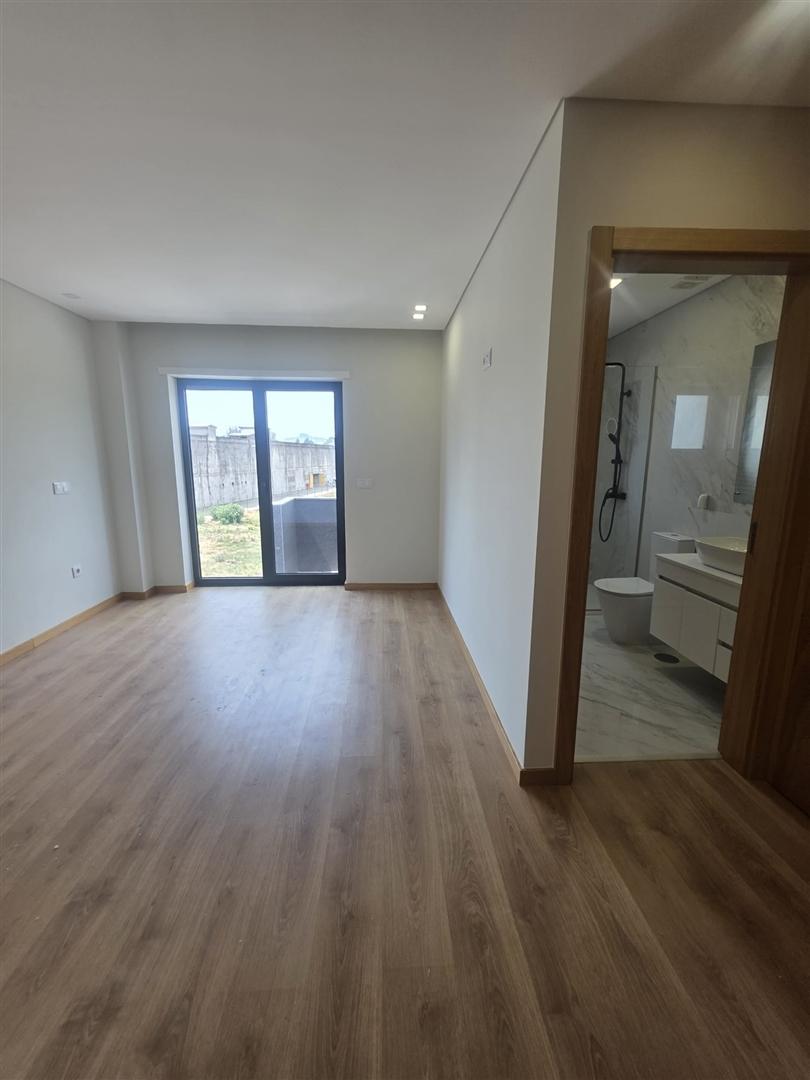 Moradia T3 Renovada, na Rua dos Cedros, Vale de São Cosme, Famalicão!