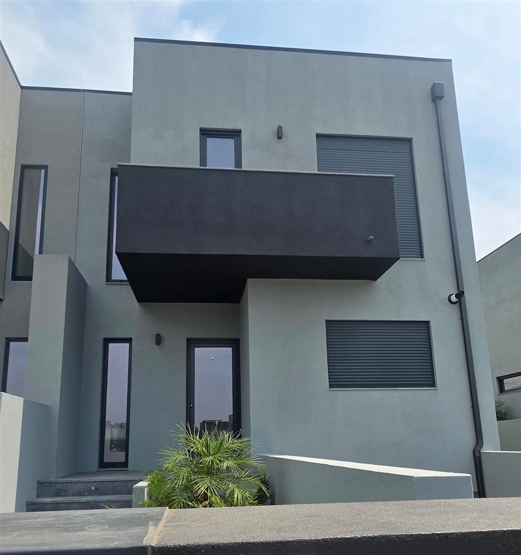 Moradia T3 Renovada, na Rua dos Cedros, Vale de São Cosme, Famalicão!