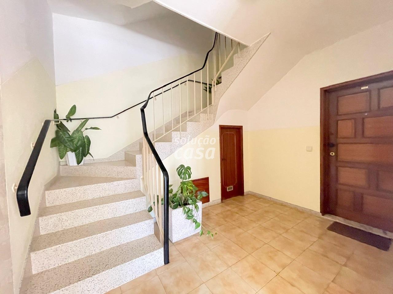 Apartamento T3 com Lugar de Garagem, localizado a 650 metros da Estação de Comboio Rio Tinto!