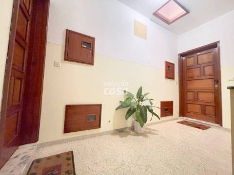 Apartamento T3 com Lugar de Garagem, localizado a 650 metros da Estação de Comboio Rio Tinto!