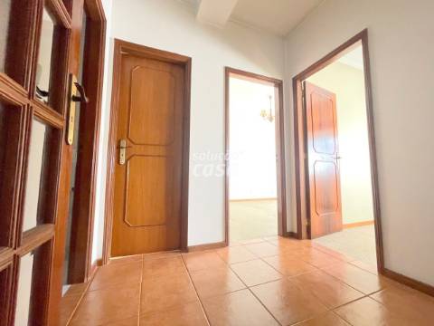 Apartamento T3 com Lugar de Garagem, localizado a 650 metros da Estação de Comboio Rio Tinto!