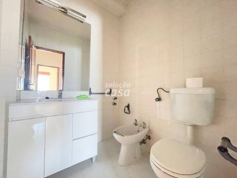 Apartamento T3 com Lugar de Garagem, localizado a 650 metros da Estação de Comboio Rio Tinto!