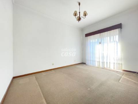 Apartamento T3 com Lugar de Garagem, localizado a 650 metros da Estação de Comboio Rio Tinto!