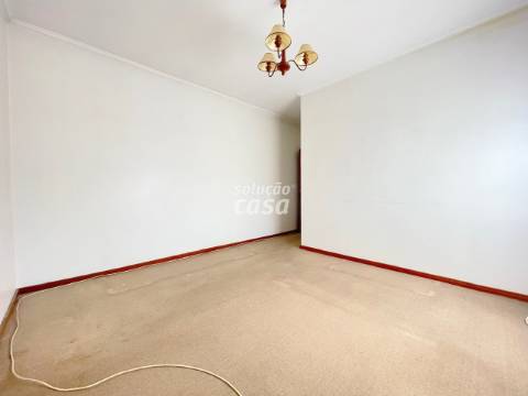 Apartamento T3 com Lugar de Garagem, localizado a 650 metros da Estação de Comboio Rio Tinto!