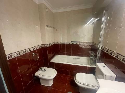 Apartamento T2 Remodelado no Centro da Maia - Arrendamento