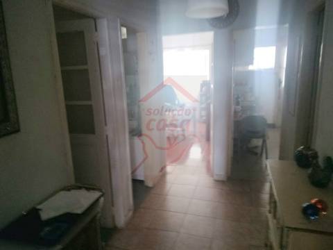 Andar Moradia T1+1 somente para INVESTIDORES!