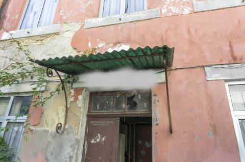 Moradia Geminada T2 para Reconstruir ao lado do Corte Inglês, em Gaia!