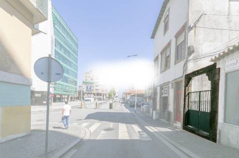 Moradia Geminada T2 para Reconstruir ao lado do Corte Inglês, em Gaia!