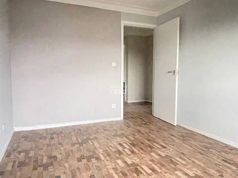 Apartamento T2 próximo da Estação do Metro!