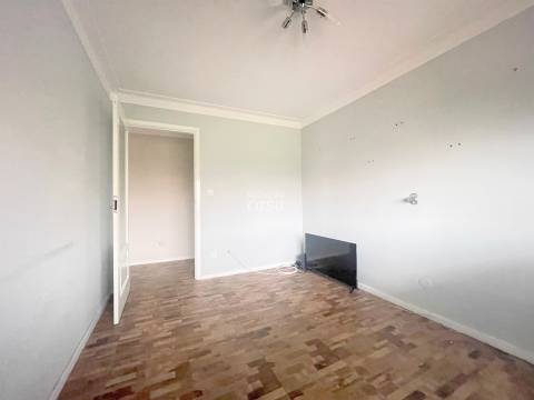 Apartamento T2 próximo da Estação do Metro!