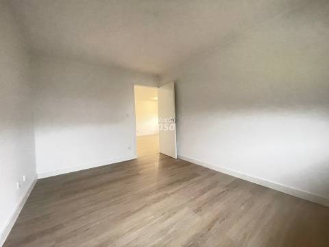 Apartamento T2 próximo da Estação do Metro!