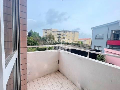 Apartamento T2 com Lugar de Garagem, localizado a 600 metros do Metro!