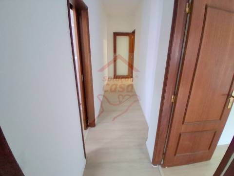 Apartamento T2 com Lugar de Garagem, localizado a 600 metros do Metro!