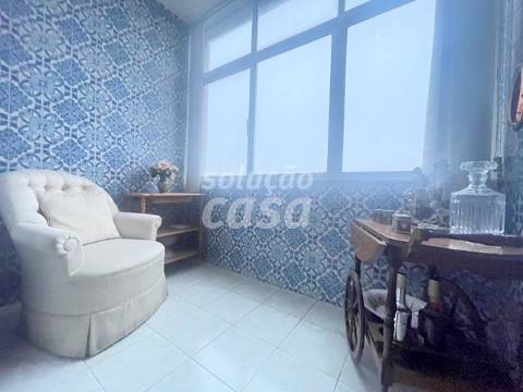 Apartamento T2+1 localizado na Avenida da República, Vila Nova de Gaia.