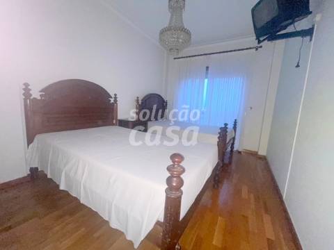 Apartamento T2+1 localizado na Avenida da República, Vila Nova de Gaia.
