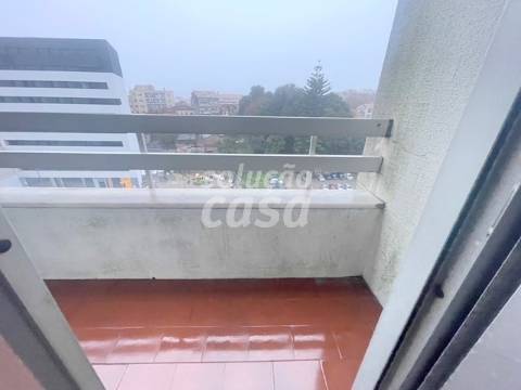 Apartamento T2+1 localizado na Avenida da República, Vila Nova de Gaia.