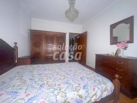Apartamento T2+1 localizado na Avenida da República, Vila Nova de Gaia.