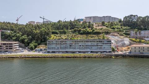 T3 Espetacular com vistas para o Rio Douro, no 4º e Último Piso, no Cais do Cavaco na Afurada!