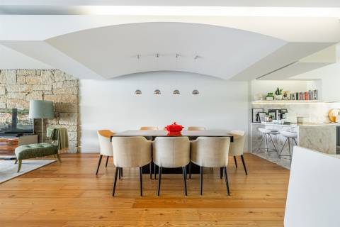 T3 Espetacular com vistas para o Rio Douro, no 4º e Último Piso, no Cais do Cavaco na Afurada!