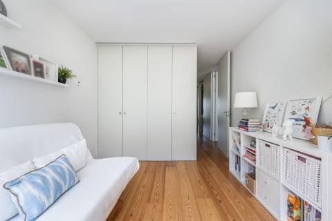 T3 Espetacular com vistas para o Rio Douro, no 4º e Último Piso, no Cais do Cavaco na Afurada!