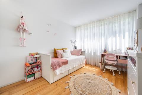 T3 Espetacular com vistas para o Rio Douro, no 4º e Último Piso, no Cais do Cavaco na Afurada!