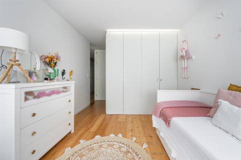 T3 Espetacular com vistas para o Rio Douro, no 4º e Último Piso, no Cais do Cavaco na Afurada!