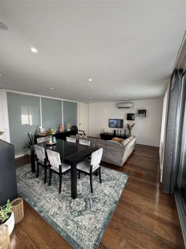 Onde o Luxo encontra o Pôr do Sol: T2+1 Único na Granja com Vistas de Mar!