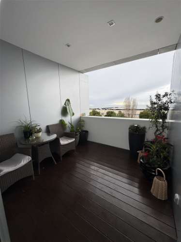 Onde o Luxo encontra o Pôr do Sol: T2+1 Único na Granja com Vistas de Mar!