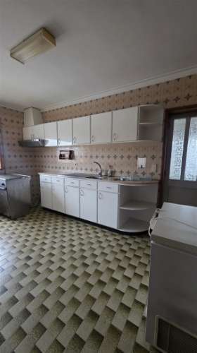 Moradia T3, de 4 frentes, em Arcozelo - Oportunidade Única!