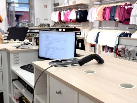 Trespasse de Loja de Roupas Infantis!