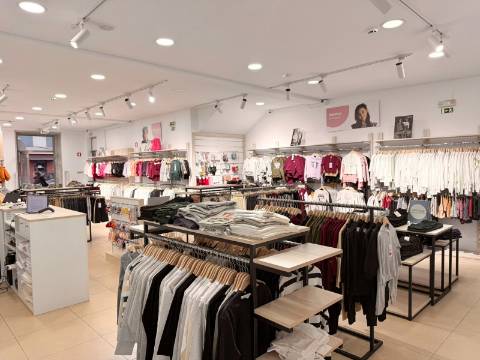 Trespasse de Loja de Roupas Infantis!