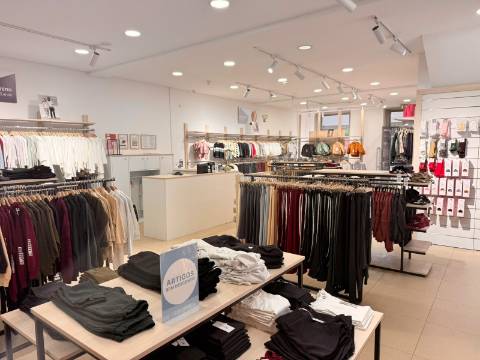 Trespasse de Loja de Roupas Infantis!