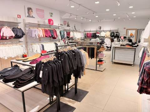 Trespasse de Loja de Roupas Infantis!