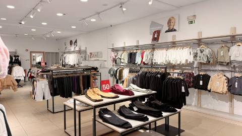 Trespasse de Loja de Roupas Infantis!