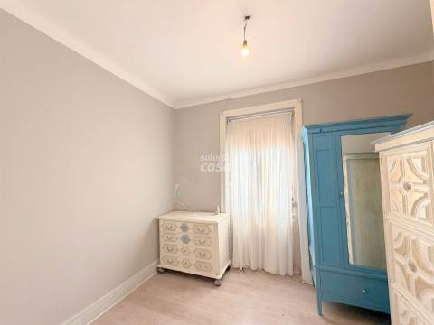 Andar Moradia T3 a 400 metros da Estação de Comboio de Coimbrões!