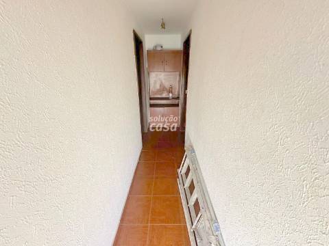 T2+2 localizado a poucos metros da Estação do Metro!