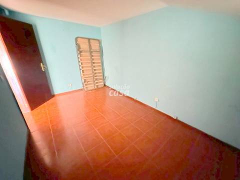 T2+2 localizado a poucos metros da Estação do Metro!