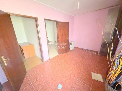 T2+2 localizado a poucos metros da Estação do Metro!