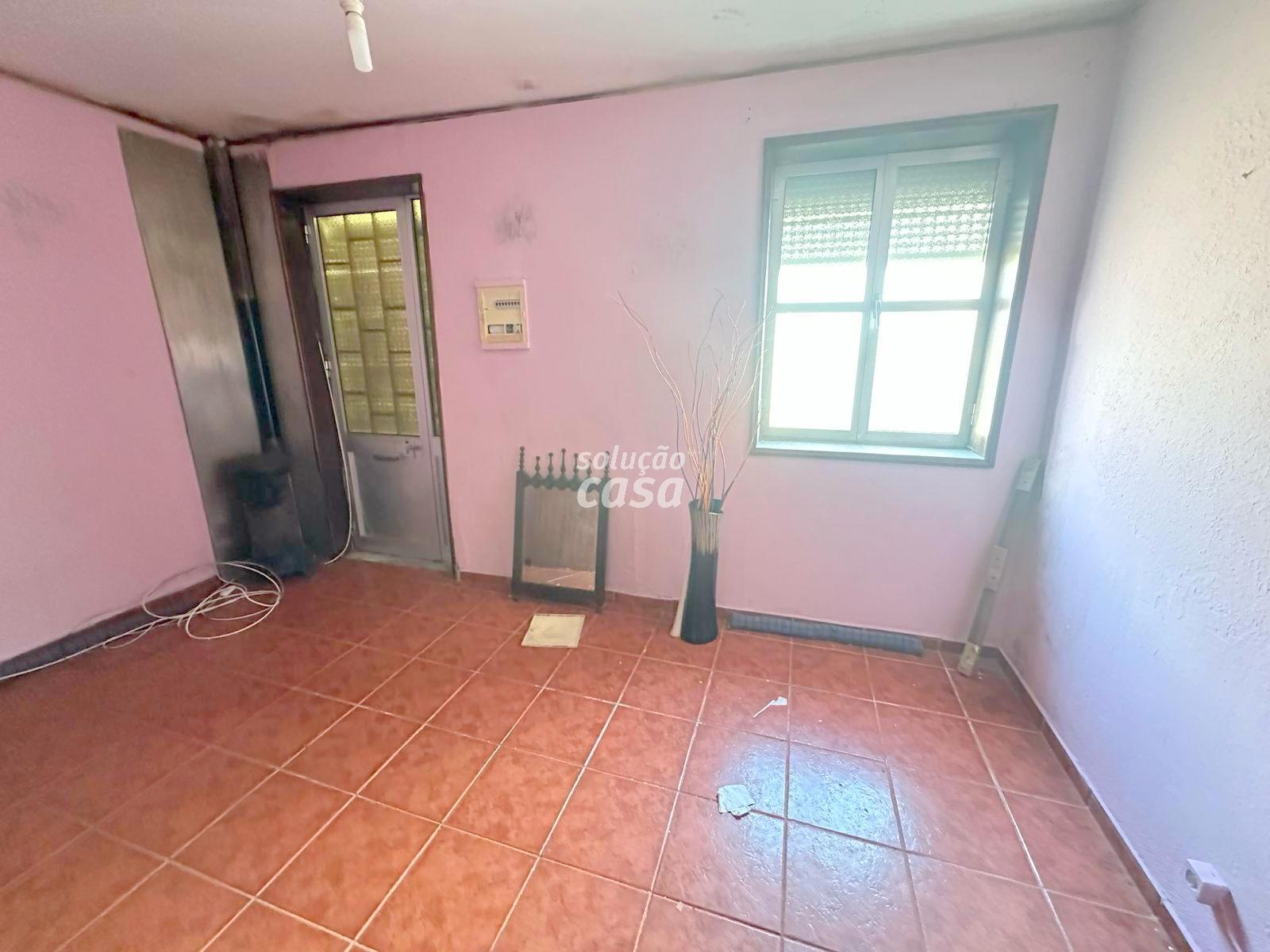 T2+2 localizado a poucos metros da Estação do Metro!