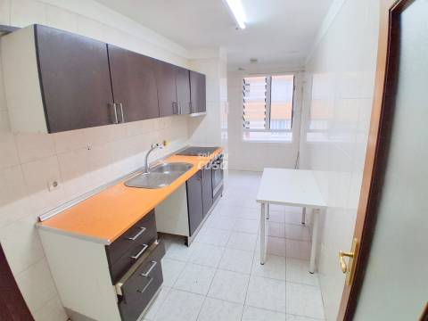 Apartamento T3 TOTALMENTE REMODELADO!