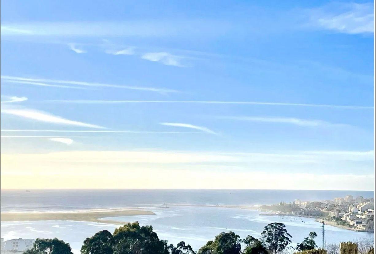 T2 Fantástico no The Next Yard, com Varanda e Vistas Deslumbrantes, nos Jardins D´Arrábida, em Gaia!