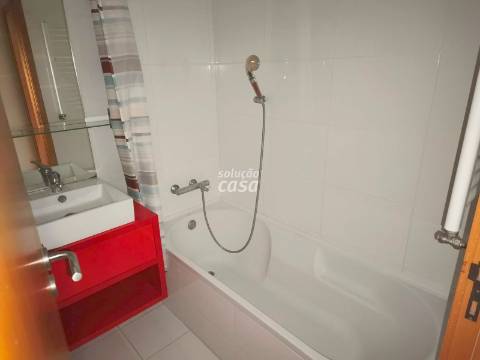 Apartamento T1 localizado a cerca de 700 metros da estação de metro de São Bento.